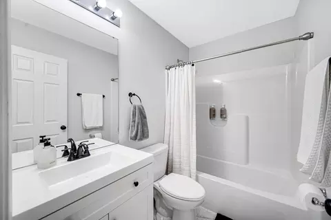 Bath - 13192 Hayes St, Crown Point, IN 46307 photo 2 of 2