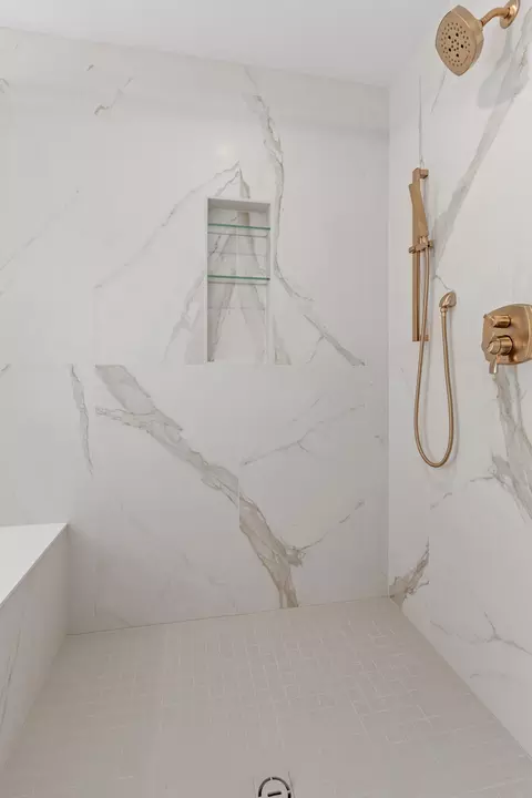 Bath - 9645 Switch Grass Ln, Saint John, IN 46373 photo 6 of 9