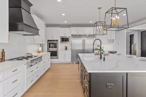 Kitchen - 9645 Switch Grass Ln, Saint John, IN 46373 photo 6 of 8