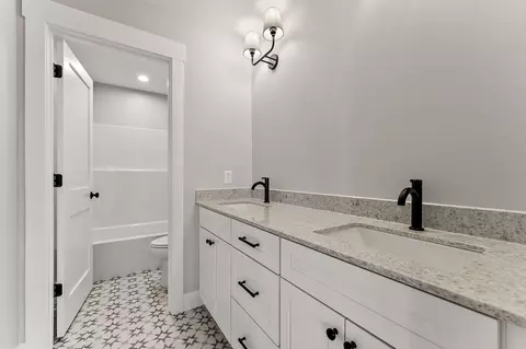Bath - 8350 W 105th Ave, Saint John, IN 46373 photo 2 of 10