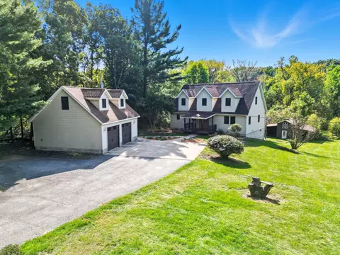 450 E Greening Rd, Chesterton, IN 46304