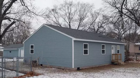 4124 Liverpool Rd, Lake Station, IN 46405