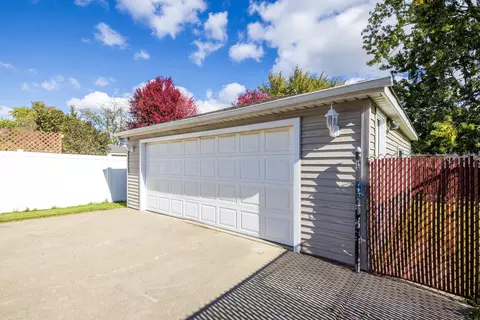 8749 Monroe Ave, Munster, IN 46321 photo 3