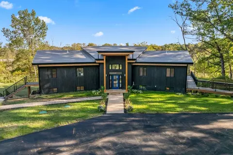 220 W 875 Rd, Valparaiso, IN 46385