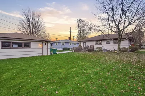 249 Briar Ln, Munster, IN 46321 photo 17