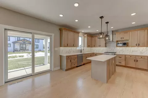 Kitchen - 10221 Allison Rd, Munster, IN 46321 photo 4 of 4