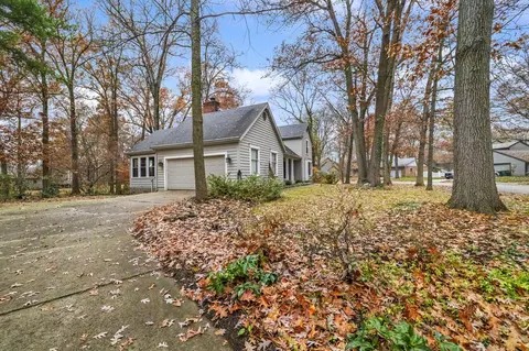 Exterior - 4203 Oakgrove Dr, Valparaiso, IN 46383 photo 6 of 8
