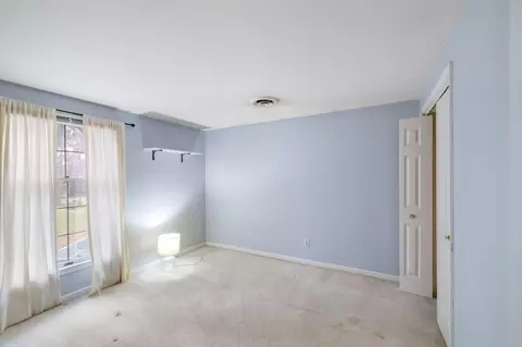 Bedroom - 4203 Oakgrove Dr, Valparaiso, IN 46383 photo 3 of 4