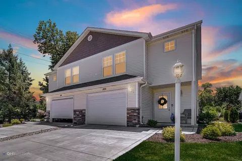 103 Summertree Dr, Chesterton, IN 46304