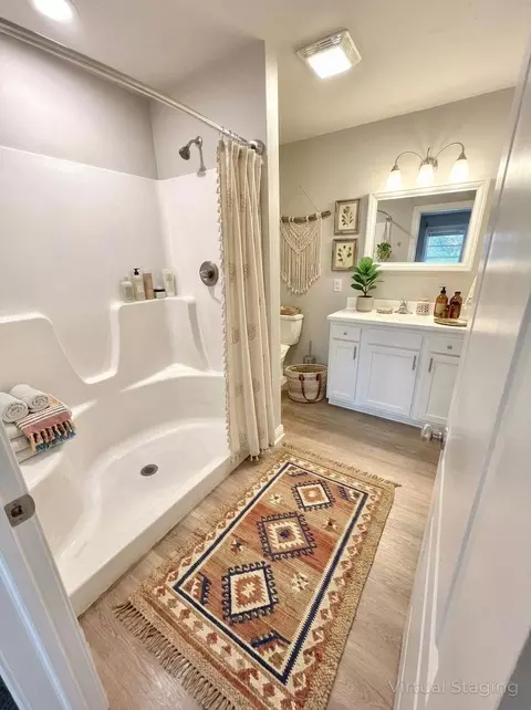 Bath - 103 Summertree Dr, Chesterton, IN 46304 photo 1 of 3