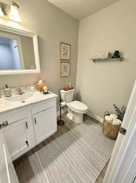 Bath - 103 Summertree Dr, Chesterton, IN 46304 photo 3 of 3