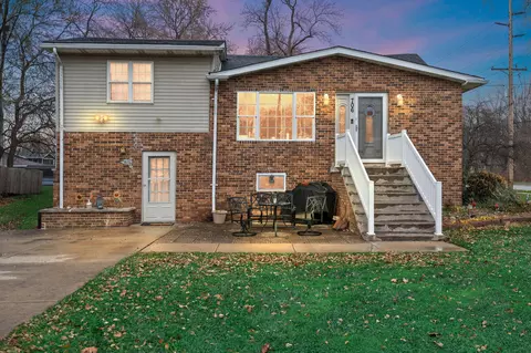 706 N Colfax St, Griffith, IN 46319 photo 2