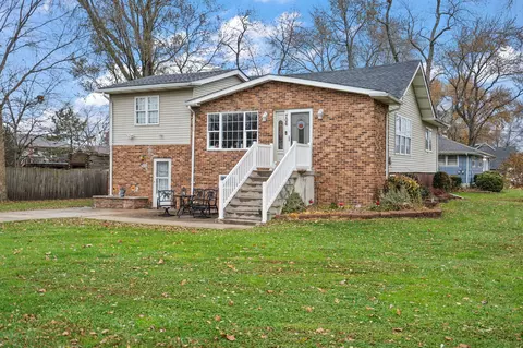 706 N Colfax St, Griffith, IN 46319 photo 3