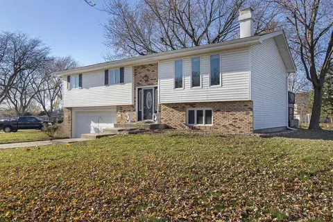 1510 W 94th Ct, Crown Point, IN 46307