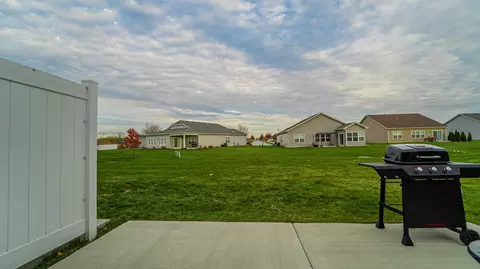 Exterior - 10207 Kreitzburg St, Dyer, IN 46311 photo 2 of 2