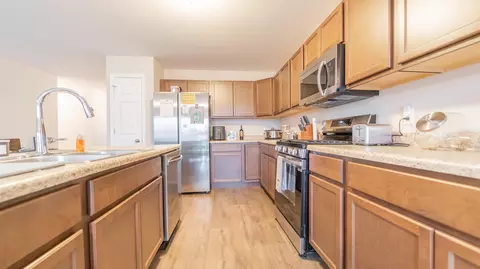 Kitchen - 10207 Kreitzburg St, Dyer, IN 46311 photo 2 of 4