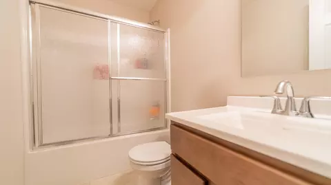 Bath - 10207 Kreitzburg St, Dyer, IN 46311 photo 2 of 2