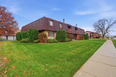 Exterior - 2543 Harvest Dr, Crown Point, IN 46307 photo 1 of 3