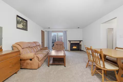 Living - 2543 Harvest Dr, Crown Point, IN 46307 photo 2 of 3