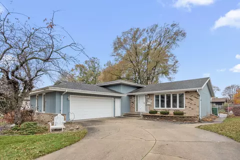 8778 Madison Ave, Munster, IN 46321