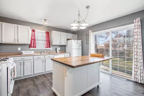 Kitchen - 682 Dearborn Rd #A, Valparaiso, IN 46385 photo 3 of 3