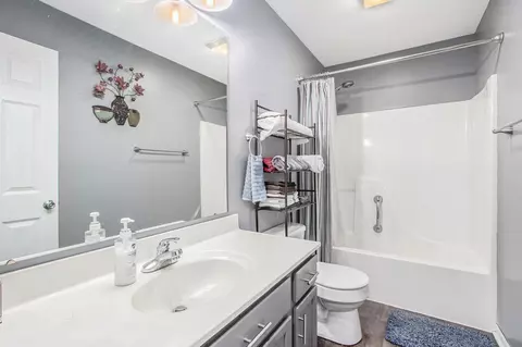 Bath - 682 Dearborn Rd #A, Valparaiso, IN 46385 photo 1 of 1