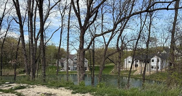 702 W Bay Ct, Crown Point, IN 46307