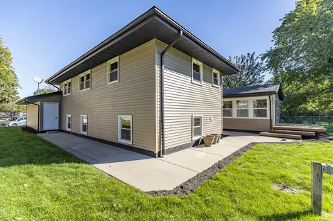 Exterior - 544 Cedar Ct, Munster, IN 46321 photo 8 of 13