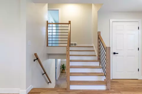 Entry Way - 544 Cedar Ct, Munster, IN 46321 photo 4 of 6