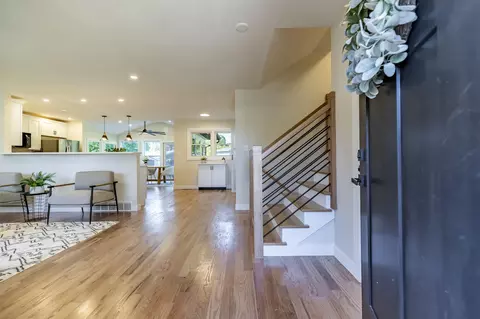 Entry Way - 544 Cedar Ct, Munster, IN 46321 photo 2 of 6