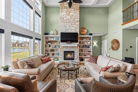 Living - 9030 Willow Ln, Saint John, IN 46373 photo 2 of 5