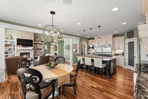 Dining - 9030 Willow Ln, Saint John, IN 46373 photo 4 of 5