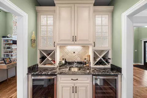 Kitchen - 9030 Willow Ln, Saint John, IN 46373 photo 1 of 5