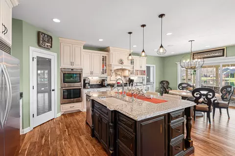 Kitchen - 9030 Willow Ln, Saint John, IN 46373 photo 3 of 5