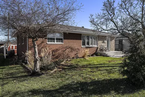Exterior - 1109 N Dwiggins Ave, Griffith, IN 46319 photo 3 of 5