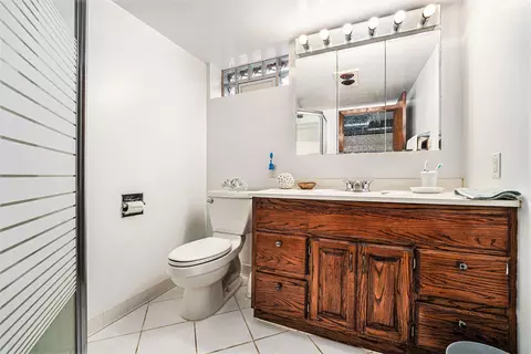 Bath - 1109 N Dwiggins Ave, Griffith, IN 46319 photo 1 of 3