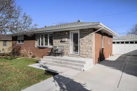 Exterior - 1109 N Dwiggins Ave, Griffith, IN 46319 photo 1 of 5