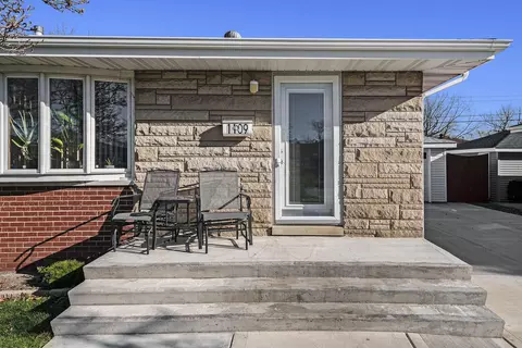 Exterior - 1109 N Dwiggins Ave, Griffith, IN 46319 photo 5 of 5