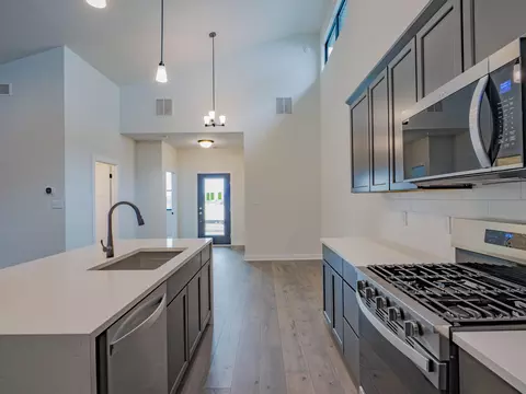 Kitchen - 244 Sawgrass Dr, Crown Point, IN 46307 photo 6 of 7
