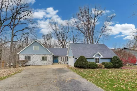 591 Glenwood Dr, Valparaiso, IN 46385