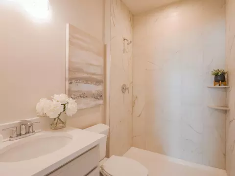 Bath - 7482 E 116th Ave, Crown Point, IN 46307 photo 1 of 4