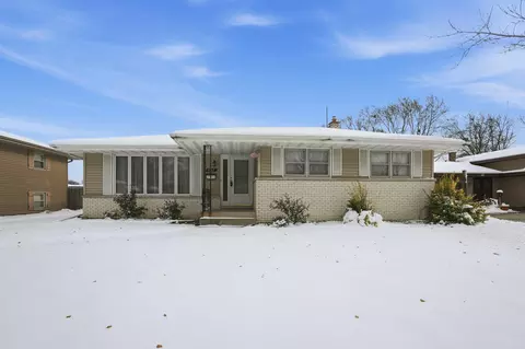 8767 Monroe Ave, Munster, IN 46321 photo 1