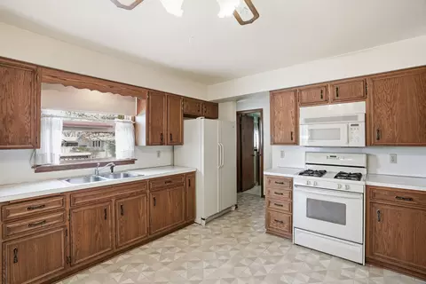 8767 Monroe Ave, Munster, IN 46321 photo 5