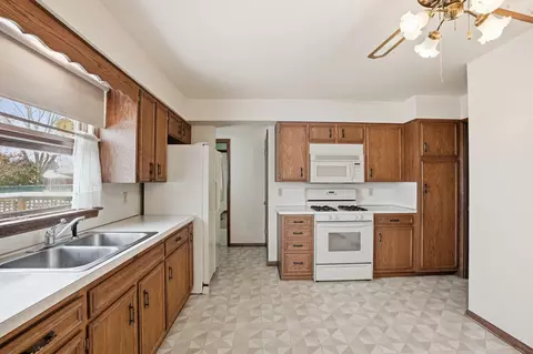 8767 Monroe Ave, Munster, IN 46321 photo 7