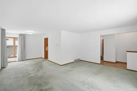 8767 Monroe Ave, Munster, IN 46321 photo 4