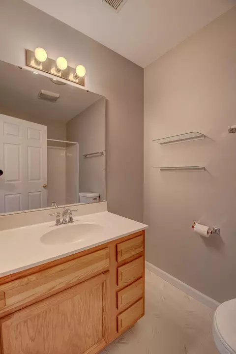 Bath - 7736 E 108th Ave #C, Crown Point, IN 46307 photo 2 of 3