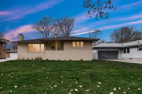 Exterior - 8224 Beech Ave, Munster, IN 46321 photo 6 of 6