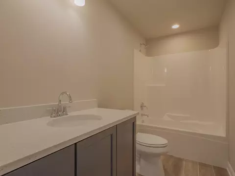 Bath - 7502 E 116th Ave, Crown Point, IN 46307 photo 4 of 4