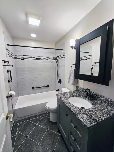 Bath - 2725 W 42nd Ave, Gary, IN 46408 photo 1 of 1