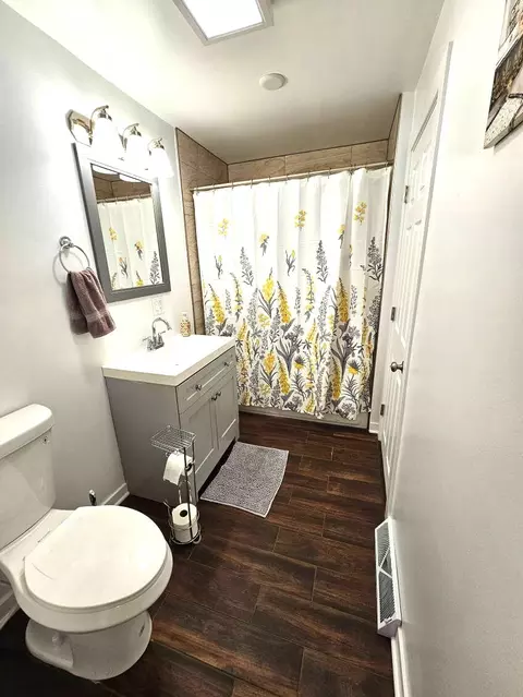 Bath - 1645 W 40th Ave, Gary, IN 46408 photo 1 of 2